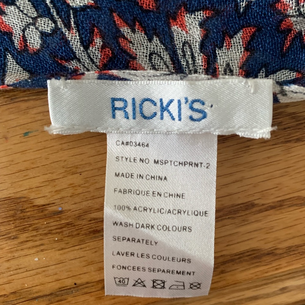 Lightweight Multi-pattern Scarf - Picture 2 of 4